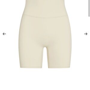 Monday Body Griffith Short 6.25" - Sandstone